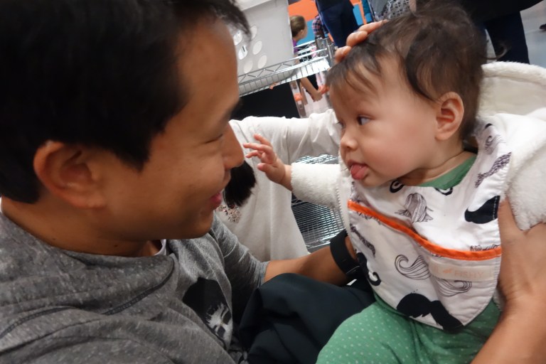 Isa and Calvin meet for the first time. 